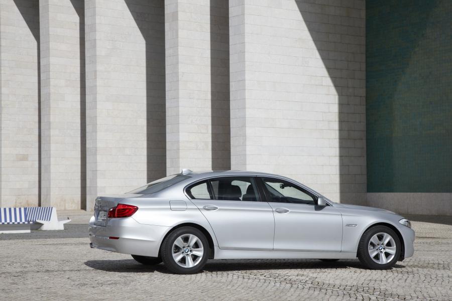  BMW 5-Series Long-Wheelbase 2010 года  (CN) (фото 62 из 77)